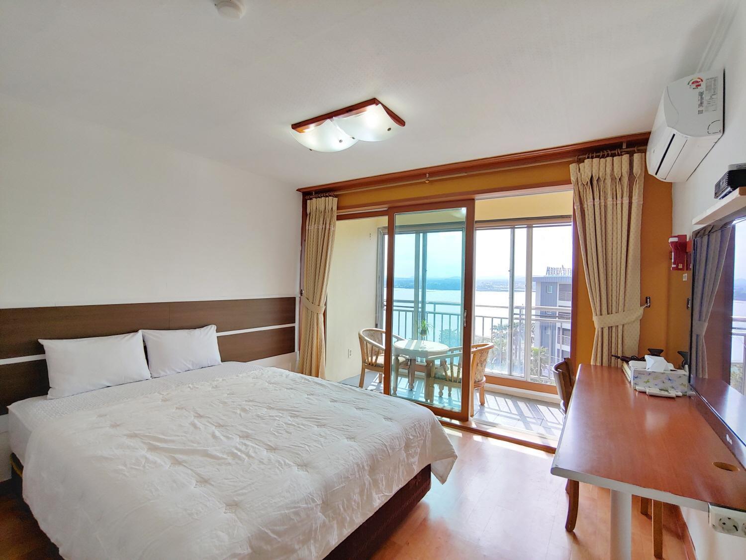 Bomulsum Guest House Сеогвипо Екстериор снимка