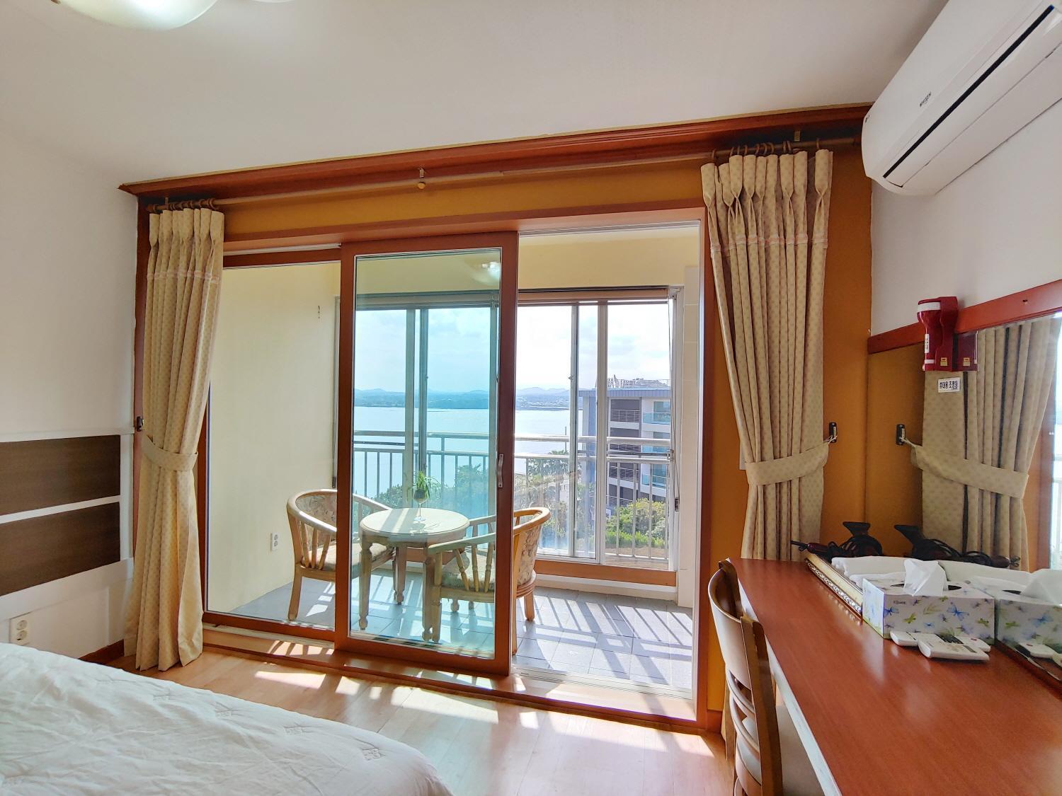 Bomulsum Guest House Сеогвипо Екстериор снимка