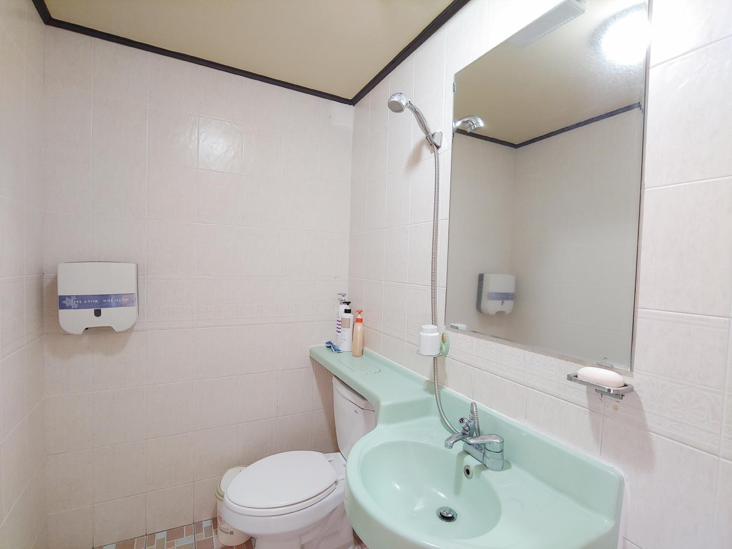 Bomulsum Guest House Сеогвипо Екстериор снимка