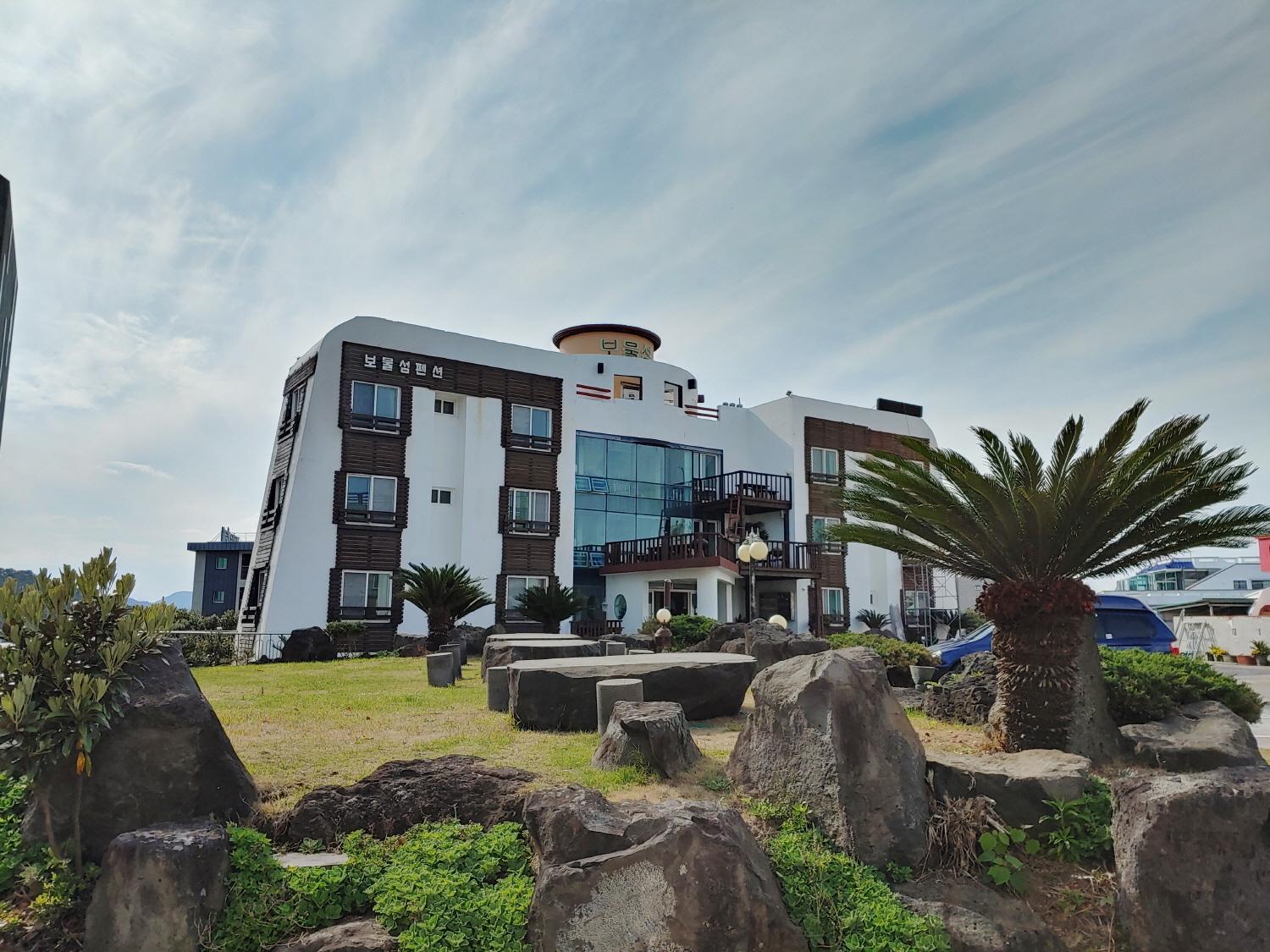 Bomulsum Guest House Сеогвипо Екстериор снимка