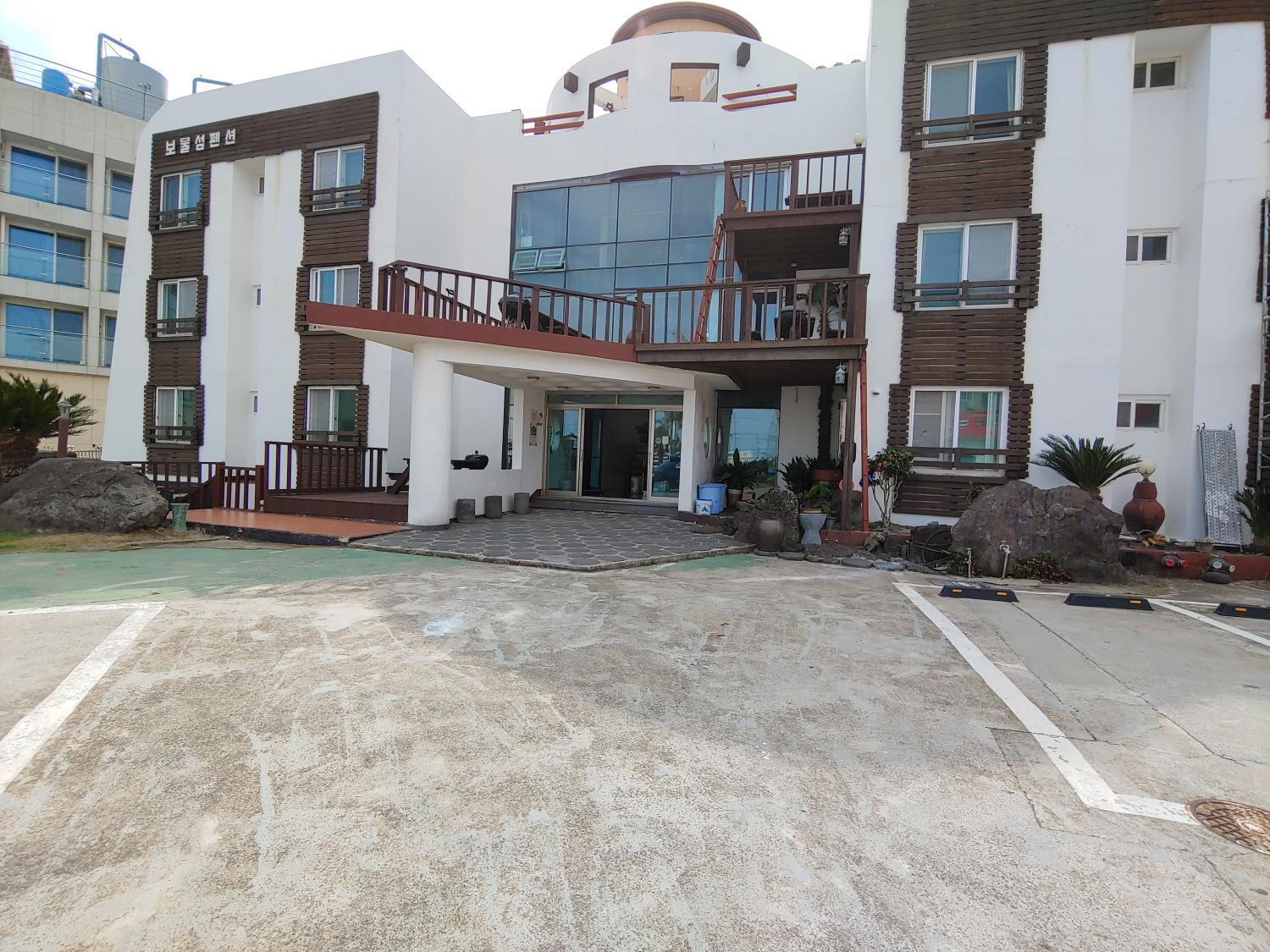 Bomulsum Guest House Сеогвипо Екстериор снимка